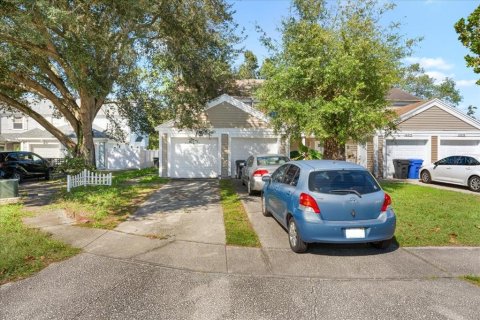 Townhouse in Tampa, Florida 2 bedrooms, 89.19 sq.m. № 2430400 - photo 3