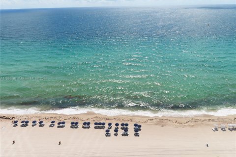 Condo in Sunny Isles Beach, Florida, 1 bedroom  № 1888221 - photo 19