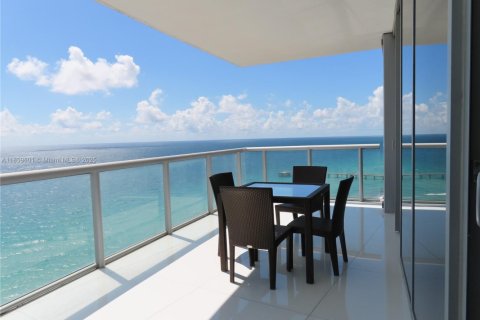Condo in Sunny Isles Beach, Florida, 1 bedroom  № 1888221 - photo 5