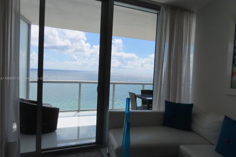 Condo in Sunny Isles Beach, Florida, 1 bedroom  № 1888221 - photo 8