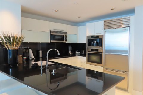 Condo in Sunny Isles Beach, Florida, 1 bedroom  № 1888221 - photo 14