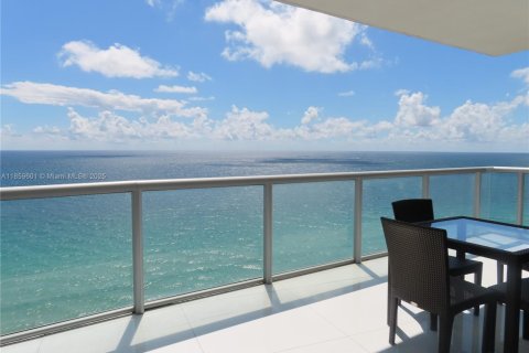 Condo in Sunny Isles Beach, Florida, 1 bedroom  № 1888221 - photo 3