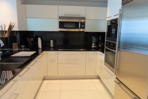 Condo in Sunny Isles Beach, Florida, 1 bedroom  № 1888221 - photo 13