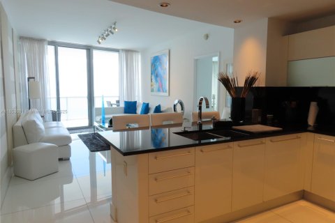 Condo in Sunny Isles Beach, Florida, 1 bedroom  № 1888221 - photo 11