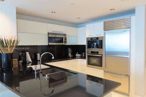 Condo in Sunny Isles Beach, Florida, 1 bedroom  № 1888221 - photo 12