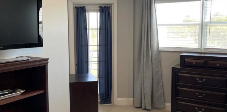 Condominio en Lake Worth, Florida, 1 dormitorio № 1168865