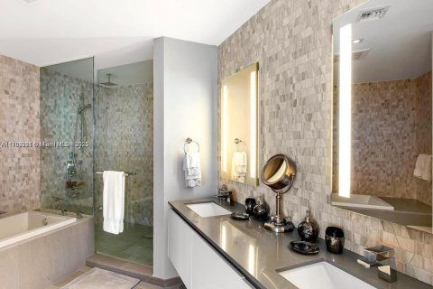 Condominio en venta en Miami, Florida, 2 dormitorios, 117.52 m2 № 1735680 - foto 16
