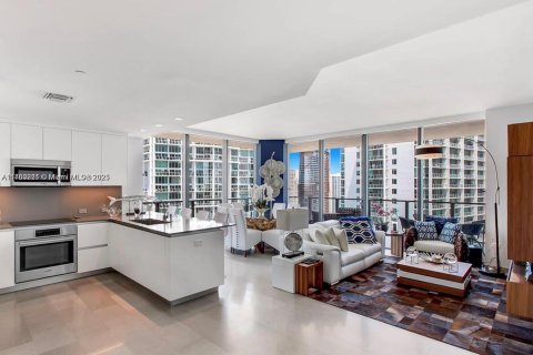 Condominio en venta en Miami, Florida, 2 dormitorios, 117.52 m2 № 1735680 - foto 3