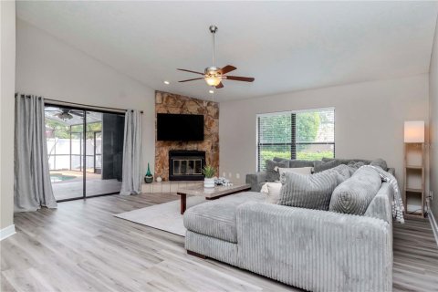 House in Tampa, Florida 3 bedrooms, 177.35 sq.m. № 1718707 - photo 29