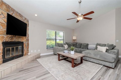 House in Tampa, Florida 3 bedrooms, 177.35 sq.m. № 1718707 - photo 27