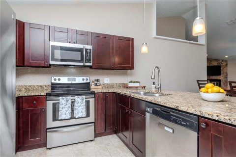 House in Tampa, Florida 3 bedrooms, 177.35 sq.m. № 1718707 - photo 21