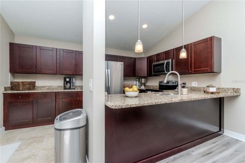 House in Tampa, Florida 3 bedrooms, 177.35 sq.m. № 1718707 - photo 20