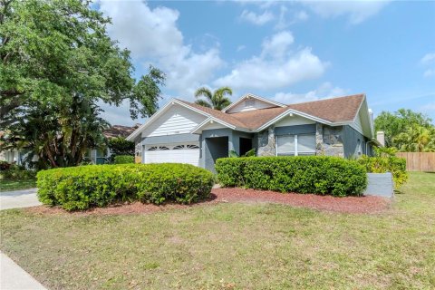 House in Tampa, Florida 3 bedrooms, 177.35 sq.m. № 1718707 - photo 13