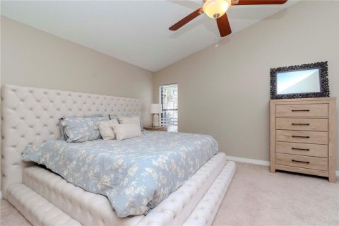 House in Tampa, Florida 3 bedrooms, 177.35 sq.m. № 1718707 - photo 2