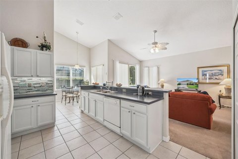 House in Davenport, Florida 3 bedrooms, 151.52 sq.m. № 2232884 - photo 10