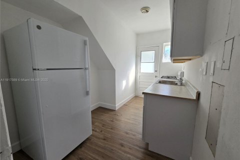 Condo in Miami Beach, Florida, 1 bedroom  № 2082593 - photo 3
