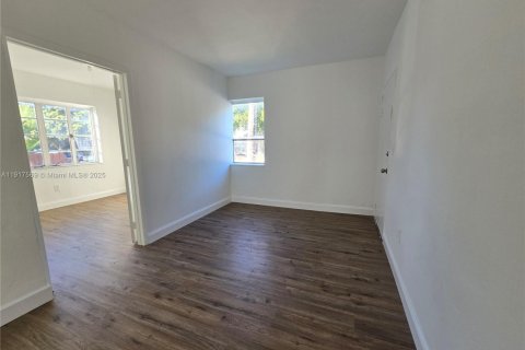 Condo in Miami Beach, Florida, 1 bedroom  № 2082593 - photo 5