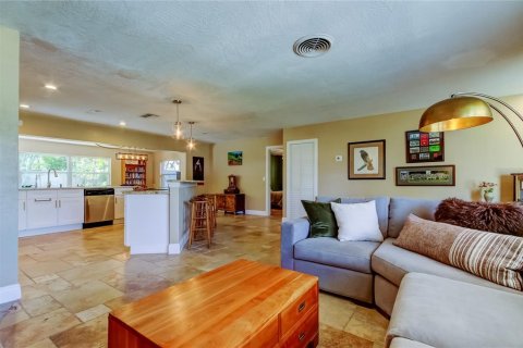 House in Saint Petersburg, Florida 3 bedrooms, 167.69 sq.m. № 2152194 - photo 27