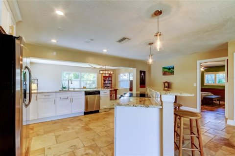 House in Saint Petersburg, Florida 3 bedrooms, 167.69 sq.m. № 2152194 - photo 28
