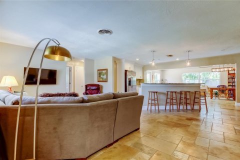 House in Saint Petersburg, Florida 3 bedrooms, 167.69 sq.m. № 2152194 - photo 21