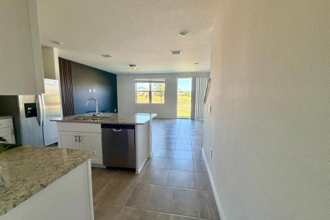 Touwnhouse à louer à Clermont, Floride: 3 chambres, 137.96 m2 № 2425770 - photo 4