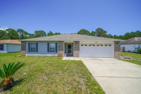 House in Navarre, Florida 3 bedrooms, 127.93 sq.m. № 561708 - photo 1