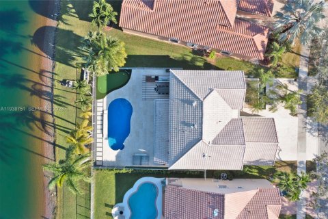 Villa ou maison à louer à Weston, Floride: 5 chambres, 230.58 m2 № 1996567 - photo 26