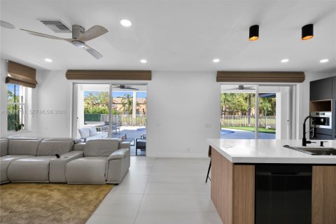 Villa ou maison à louer à Weston, Floride: 5 chambres, 230.58 m2 № 1996567 - photo 20