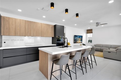 Villa ou maison à louer à Weston, Floride: 5 chambres, 230.58 m2 № 1996567 - photo 19