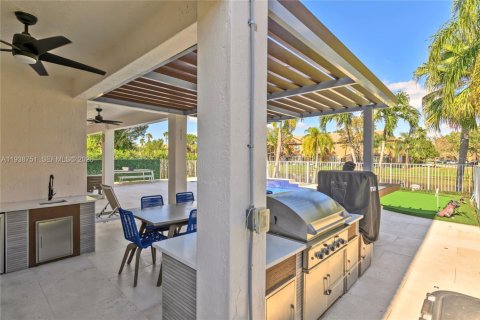 Villa ou maison à louer à Weston, Floride: 5 chambres, 230.58 m2 № 1996567 - photo 23