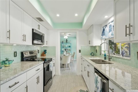 Villa ou maison à louer à Largo, Floride: 2 chambres, 111.39 m2 № 2389246 - photo 17