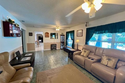 Villa ou maison à vendre à Ocala, Floride: 5 chambres, 263.56 m2 № 2329901 - photo 4