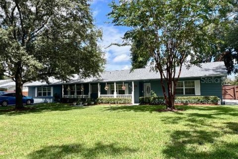 House in Ocala, Florida 5 bedrooms, 263.56 sq.m. № 2329901