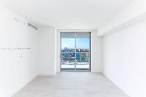 Copropriété à louer à Hollywood, Floride: 2 chambres, 98.48 m2 № 2257382 - photo 14