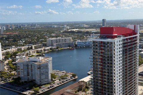 Copropriété à louer à Hollywood, Floride: 2 chambres, 98.48 m2 № 2257382 - photo 25