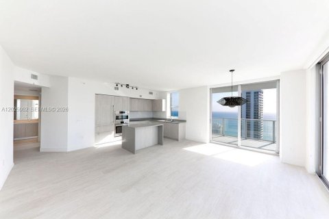 Copropriété à louer à Hollywood, Floride: 2 chambres, 98.48 m2 № 2257382 - photo 7