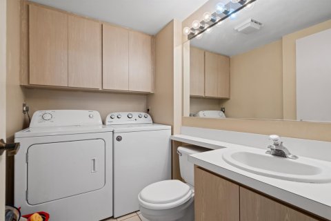 Touwnhouse à vendre à Palm City, Floride: 2 chambres, 127.65 m2 № 2085931 - photo 18