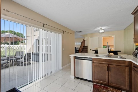 Touwnhouse à vendre à Palm City, Floride: 2 chambres, 127.65 m2 № 2085931 - photo 11