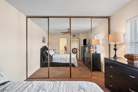 Touwnhouse à vendre à Palm City, Floride: 2 chambres, 127.65 m2 № 2085931 - photo 15