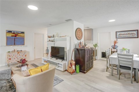 Купить виллу или дом в Форт-Лодердейл, Флорида 2 спальни, 92.16м2, № 2009822 - фото 4