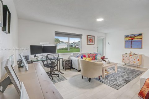 Купить виллу или дом в Форт-Лодердейл, Флорида 2 спальни, 92.16м2, № 2009822 - фото 3