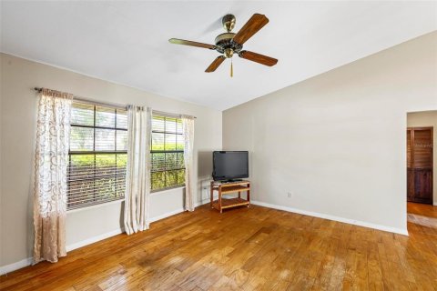 House in Palm Coast, Florida 3 bedrooms, 139.73 sq.m. № 1631709 - photo 8