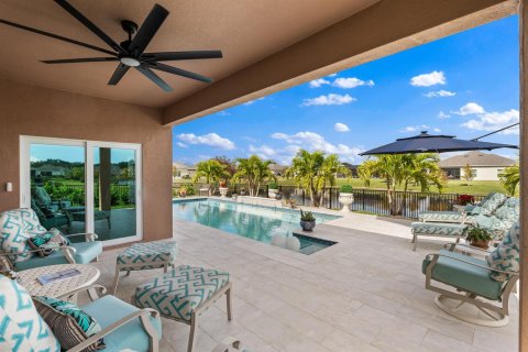 House in Vero Beach, Florida 4 bedrooms, 257.43 sq.m. № 2082779 - photo 3
