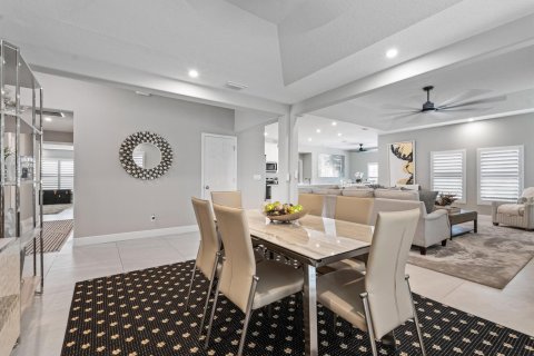 House in Vero Beach, Florida 4 bedrooms, 257.43 sq.m. № 2082779 - photo 13