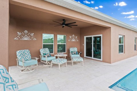 House in Vero Beach, Florida 4 bedrooms, 257.43 sq.m. № 2082779 - photo 8