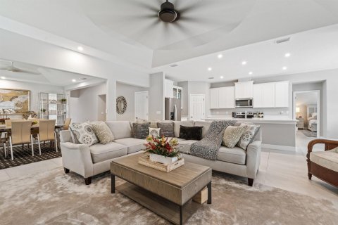 House in Vero Beach, Florida 4 bedrooms, 257.43 sq.m. № 2082779 - photo 18