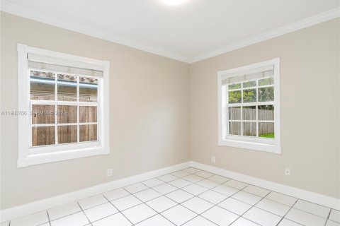 House in Fort Lauderdale, Florida 2 bedrooms, 86.12 sq.m. № 2048766 - photo 9