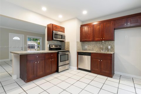 House in Fort Lauderdale, Florida 2 bedrooms, 86.12 sq.m. № 2048766 - photo 7