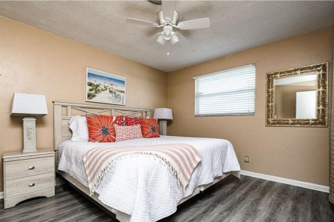 House in Ormond Beach, Florida 4 bedrooms, 154.31 sq.m. № 1550163 - photo 15