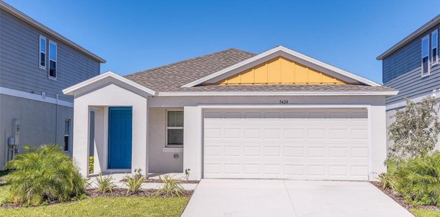 House in Winter Haven, Florida 3 bedrooms, 150.04 sq.m. № 1873476